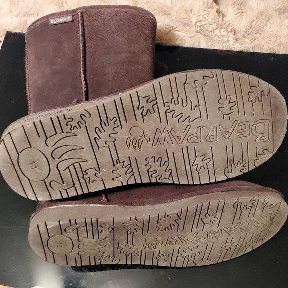 Like New BearPaw Shearling Boots - Picture 3 of 3